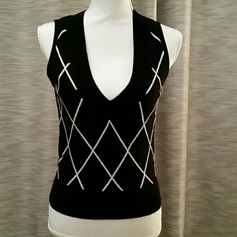 Express BLK and white vest